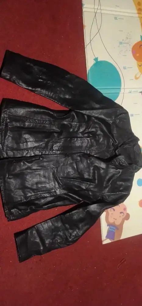 Jaket kulit bekas