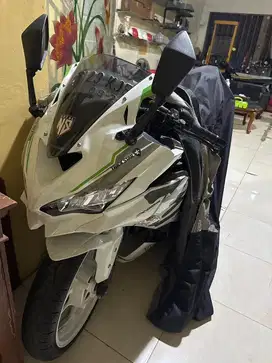 Kawasaki ZX25R ABS Eqs low Km antik