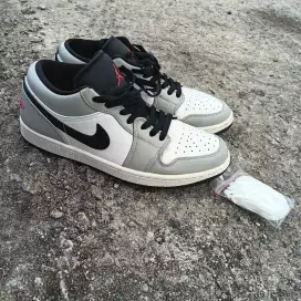 Air jordan 1 low smoke white