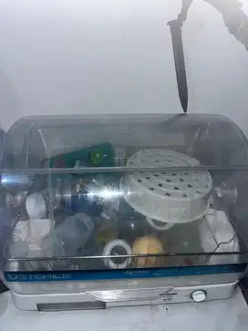 Sterilizer untuk piring/gelas/botol bayi