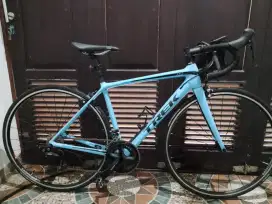 Sepeda roadbike trek