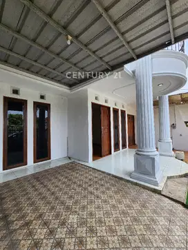 Rumah 2 Lantai Dalam Komplek Di Pulogebang Jaktim S9053