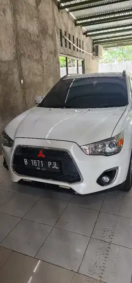 Jual Mobil Outlender
