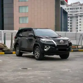 ‼️DP 20 JT‼️TOYOTA FORTUNER VRZ 2.4 DIESEL 4x2 AT, MOBIL BEBAS LAKBAN.
