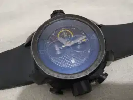 Jam tangan dari pada di simpen nego sampai jadi