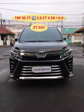 TOYOTA VOXY 2.0 AT