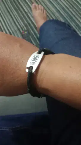 Gelang untuk pria bagus