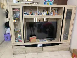 Lemari tv cabinet tv bekas kondisi 80 persen