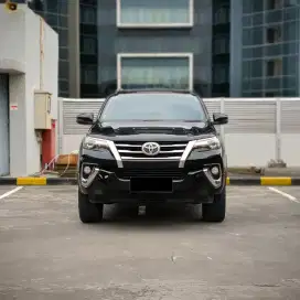 ‼️DP 20 JT‼️TOYOTA FORTUNER VRZ 2.4 DIESEL 4x2 AT, MOBIL SIAP PAKAI.