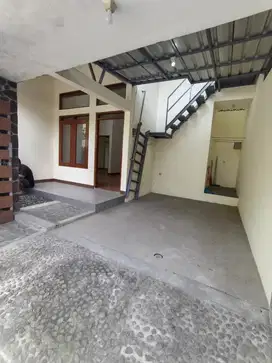 Jual Cepat Dibawah Pasar, Rumah Murah Utara Maguwo Luas 120m2 SHM IMB