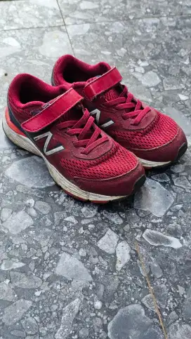 Sepatu Anak NB New Balance uk 31