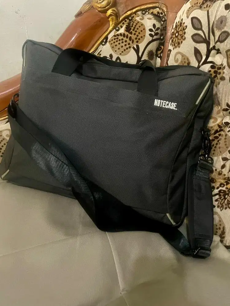 tas slempang cowok second brand