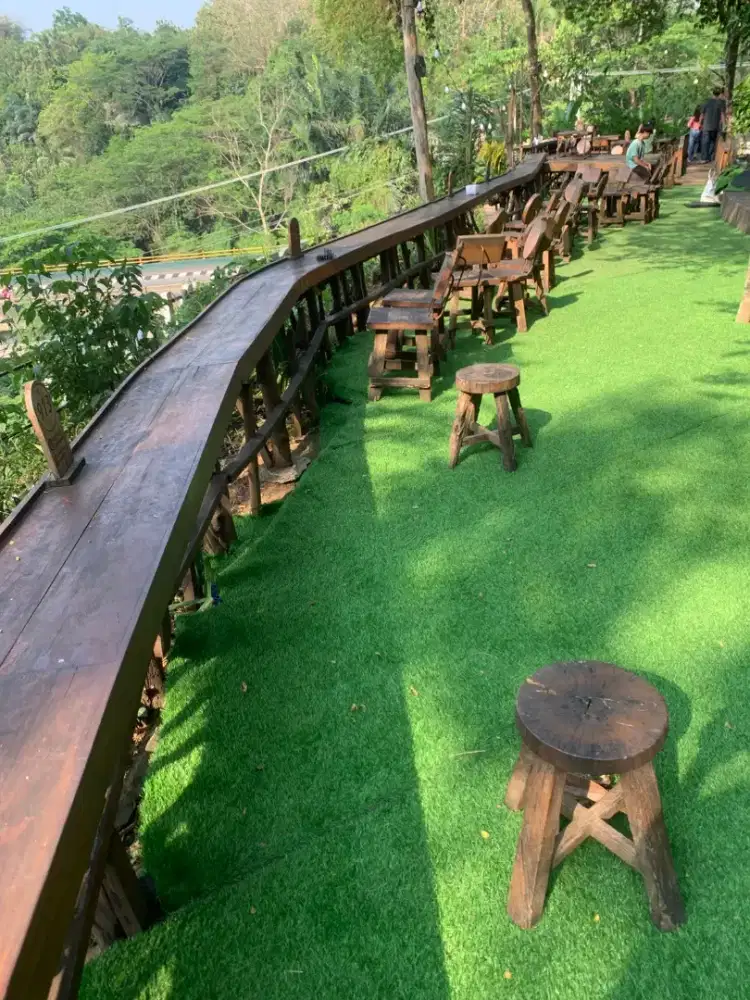 Pusatnya rumput sintetis