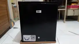 Kulkas mini gea portable RS06DR