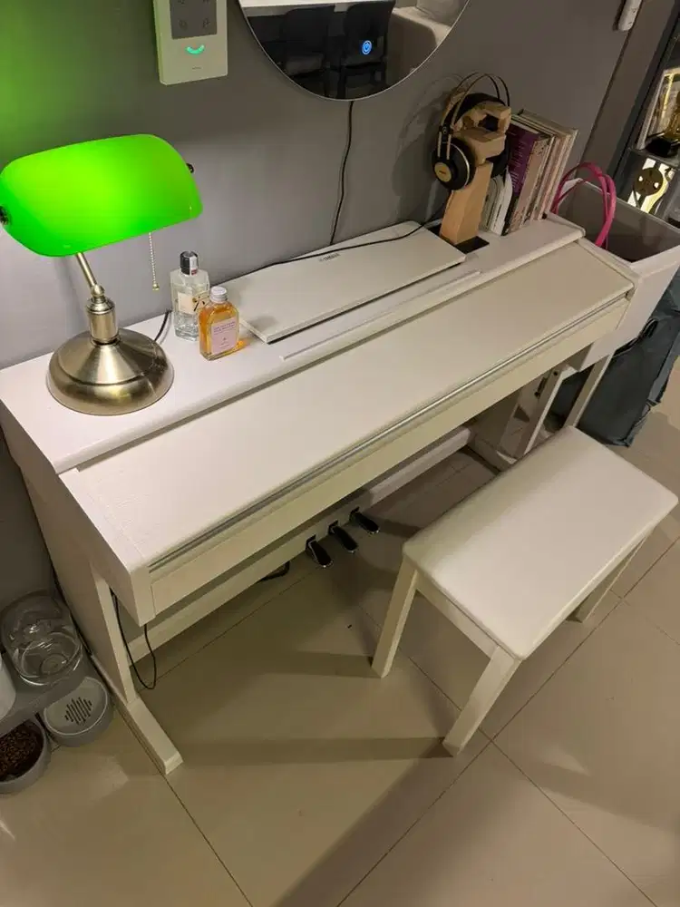 Yamaha Arius YDP 145 Digital Piano White