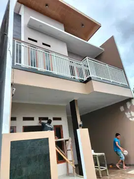 Jual murah rumah baru dalam komplek Bintara stasiun Klender jakt