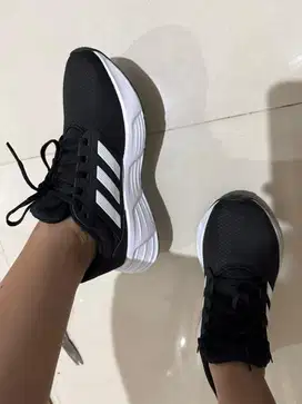 Sepatu adidas woman running galaxy