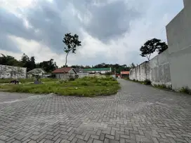 900 Meter Kampus UII Di Jl Kaliurang KM 14