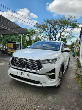 INNOVA ZENIX Q HV TSS MODELISTA PREMIUM COLOUR