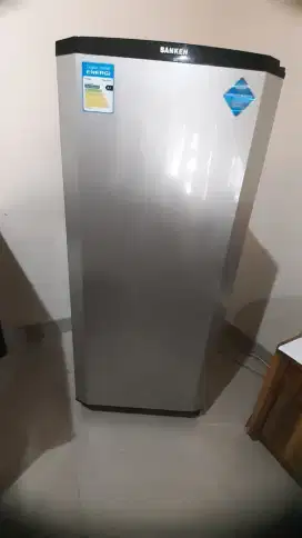 Jual cepat edisi pindahan. Kulkas 1 pintu, merk Sanken mdl SK-V191A-CB