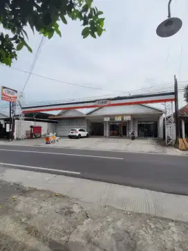 Dijual tanah dan bangunan di jalan Imogiri barat