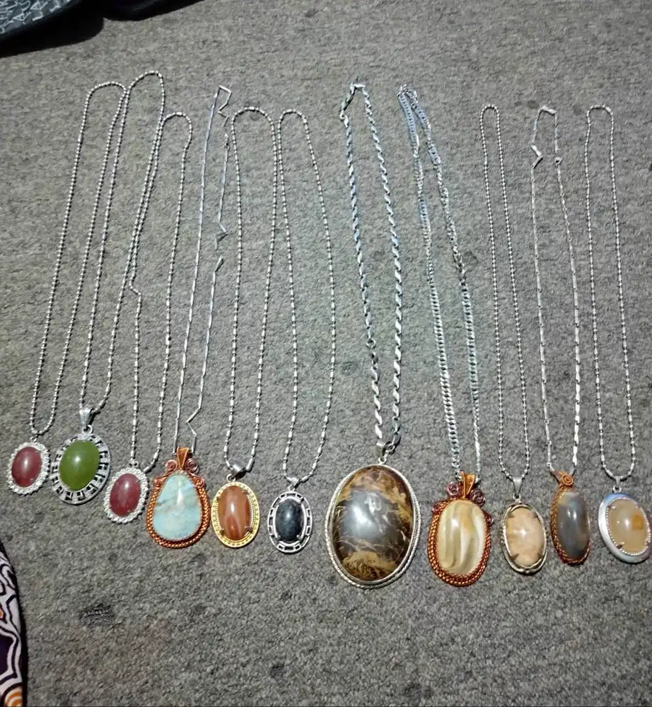 Kalung batu cantik