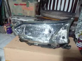 Headlamp lampu depan kiri grand avanza tipe G