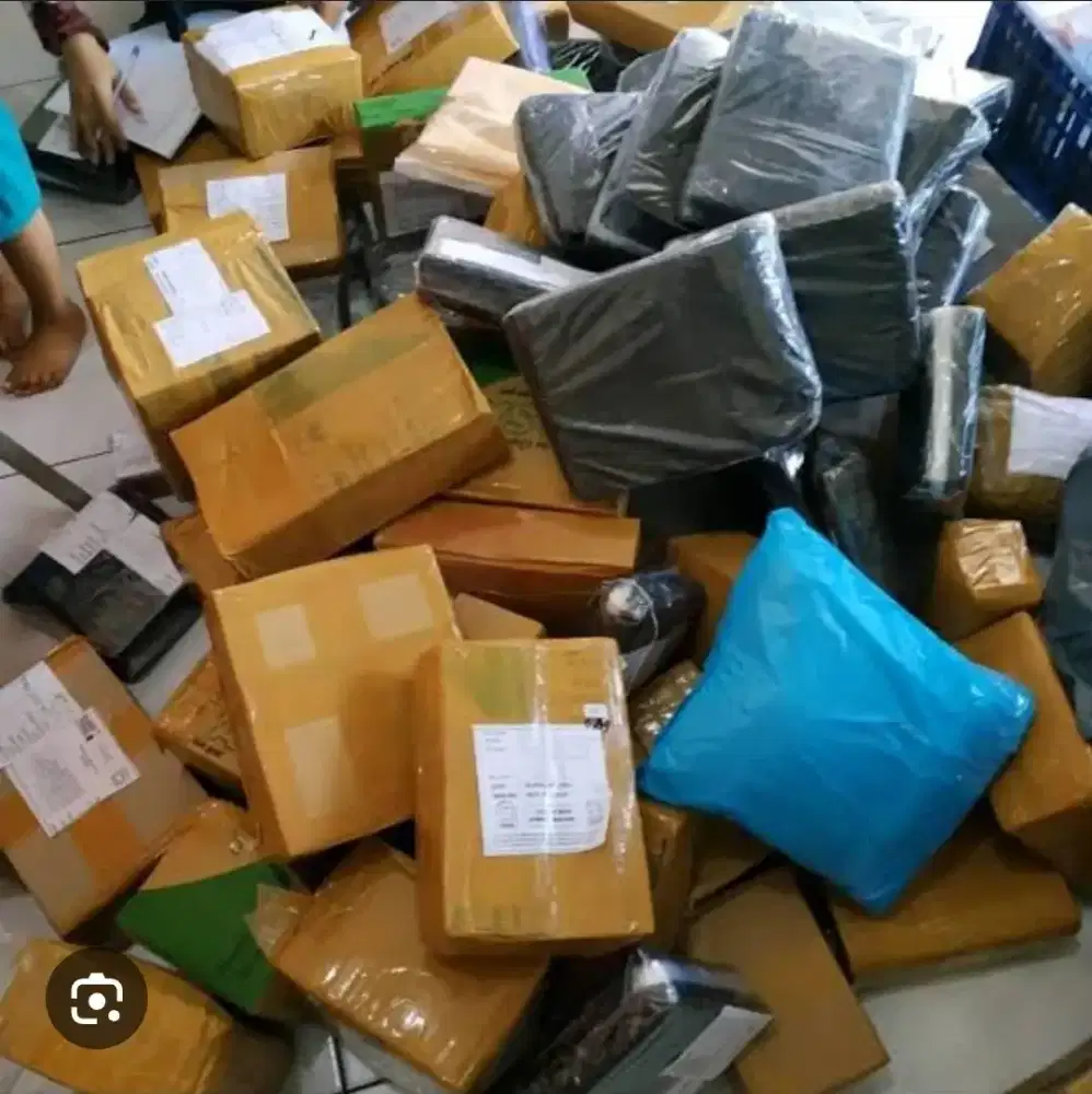 Lowongan Kurir Motor 1 org Bagian Picker & Paking Wajib Punya SIM C.