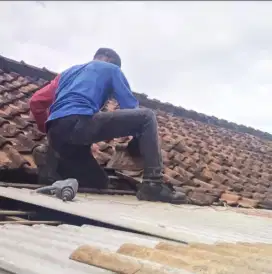 Perbaikan atap rumah bergaransi