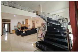 Dijual Rumah Mewah 2 Lantai di Mekarwangi Bandung