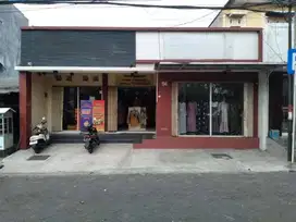 Ruko pinggir jalan Kalimantan GKB kawasan bisnis Gresik