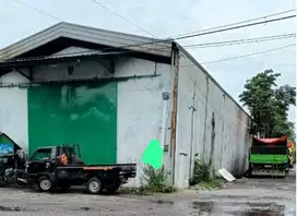 Dijual cepat gudang margomulyo blok depan