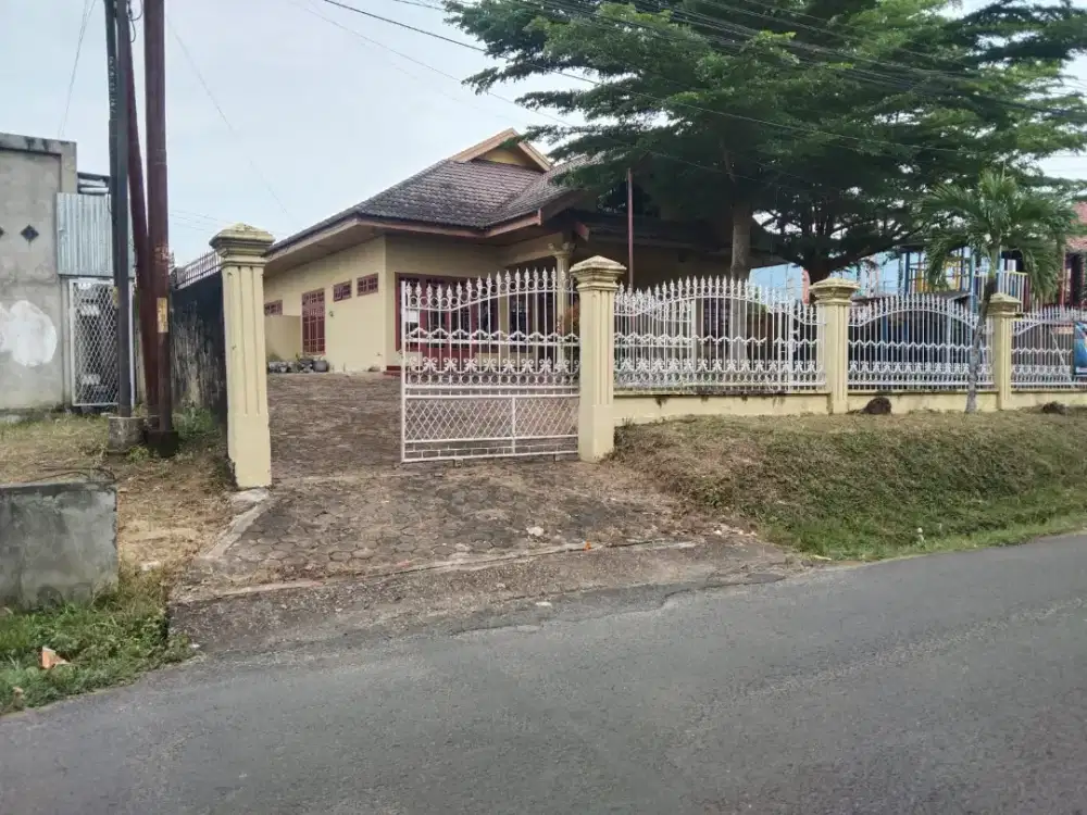 Rumah Pinggir jalan Mayang, luas dan lokasi strategis