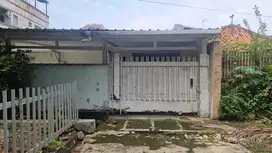 RUMAH HANCUR HOOK DI JALAN SEMERU JAKARTA BARAT