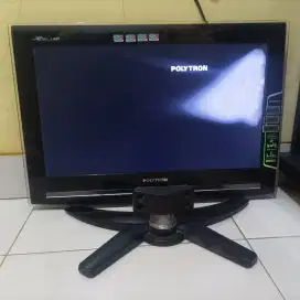 Dijual murah televisi Polytron 24 , FREE mini speaker plus DVB T2