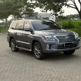LEXUS LX 570 AT 5.7L V8 2015