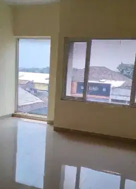 Ruko di Holis 3 Lantai Siap Pakai Lokasi Strategis dan Ramai