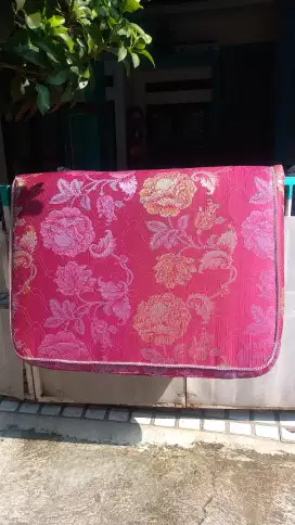 Gratis kasur busa ambil sendiri