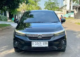 City E AT 2022 Hitam Metalik