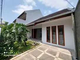 Dijual Rumah Strategis di Tubagus Ismail Dago Bandung dkt Kampus ITHB
