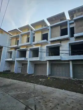 Dijual RUKO BARU, hanya 2 unit  daerah Setrasari Mall Bandung