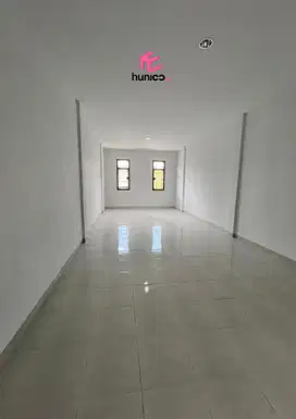 Dijual/Sewa Ruko Siap Huni 3,5 Lantai Di Jalan Wahidin