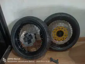 Pelek motor crf sumo