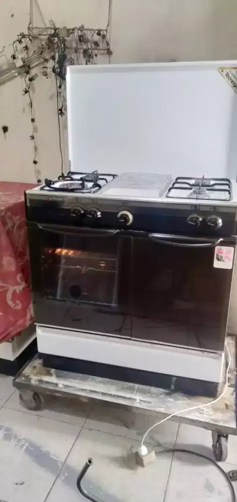 Kompor gas tecnogas putih