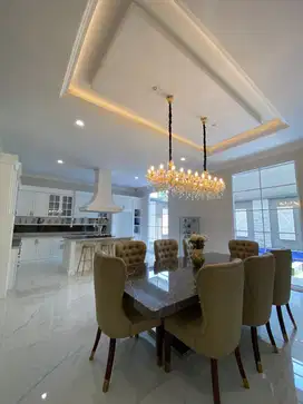 Rumah MEWAH American Style Furnish Strategis Komp Parahyangan Permai