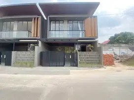 RUMAH MODERN 2 LANTAI DEKAT SEKOLAH KALAM KUDUS TEGALREJO