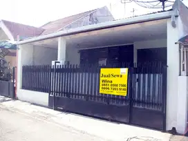 Rumah di Pucang Anom