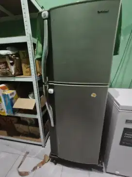 Kulkas Sharp Bekas