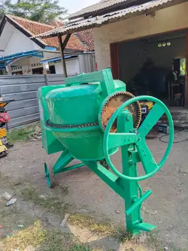Molen Cor Beton Bekas Mesin Yanmar Siap Pakai