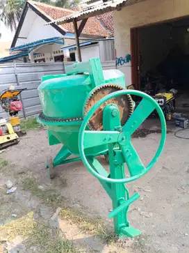 Jual Molen Beton Mesin Yanmar Kondisi Siap Pakai